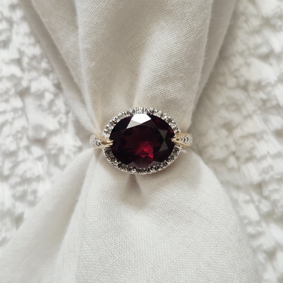 Vintage 10k Yellow Gold Garnet & Diamond Ring - Picture 1 of 7